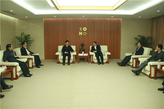 淮安市長曲福田、市政協(xié)主席王維凱到蘇豪控股集團考察調(diào)研