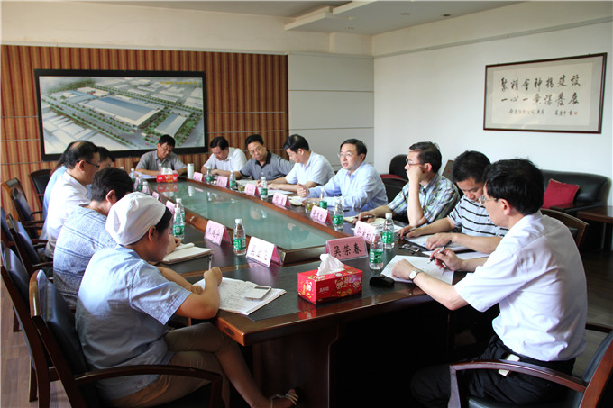 周勇、錢(qián)一平赴舒逸公司車(chē)間“送清涼”